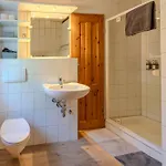 Privat bolig Gemeinschaftsunterkunft 2ez 1dz 2 Baeder - Ruhig Gelegen - Garten, Kueche, Wlan, Parken, Self-check-in, Ventilator