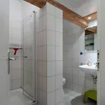 Gemeinschaftsunterkunft 2ez 1dz 2 Baeder - Ruhig Gelegen - Garten, Kueche, Wlan, Parken, Self-check-in, Ventilator Privat bolig *