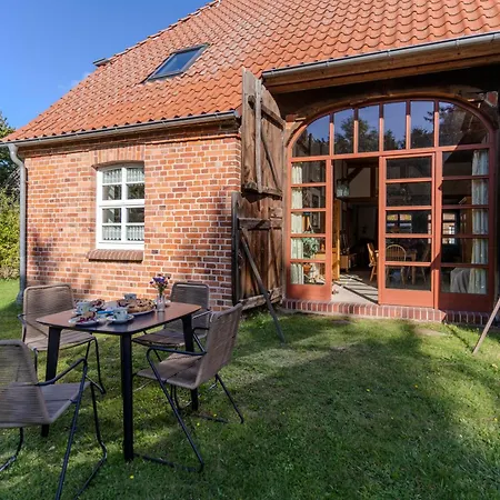 Gemeinschaftsunterkunft 2ez 1dz 2 Bäder - Ruhig Gelegen - Garten, Küche, Wlan, Parken, Self-check-in, Ventilator * Picher
