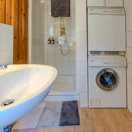 Gemeinschaftsunterkunft 2ez 1dz 2 Baeder - Ruhig Gelegen - Garten, Kueche, Wlan, Parken, Self-check-in, Ventilator Проживание в семье Picher