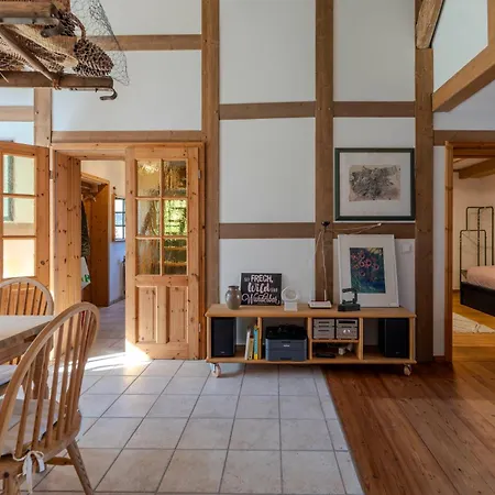 Gemeinschaftsunterkunft 2ez 1dz 2 Baeder - Ruhig Gelegen - Garten, Kueche, Wlan, Parken, Self-check-in, Ventilator Pansiyon *