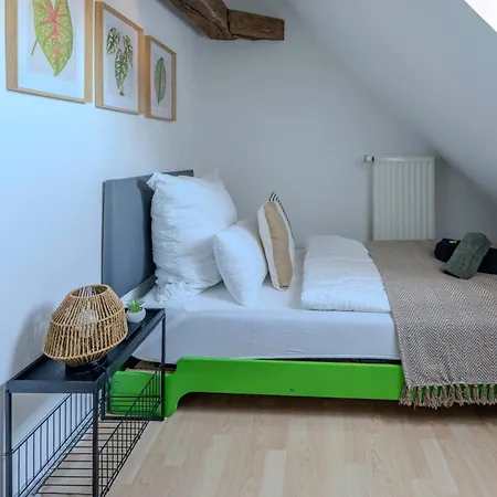 Gemeinschaftsunterkunft 2ez 1dz 2 Baeder - Ruhig Gelegen - Garten, Kueche, Wlan, Parken, Self-check-in, Ventilator