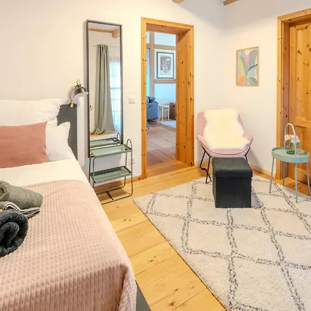 Gemeinschaftsunterkunft 2ez 1dz 2 Baeder - Ruhig Gelegen - Garten, Kueche, Wlan, Parken, Self-check-in, Ventilator * Picher